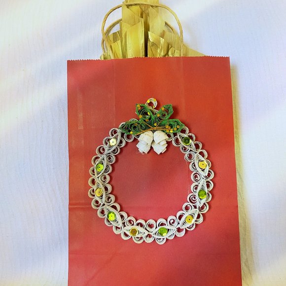 Quilling paper christmas  gift bag - Picture 1 of 4